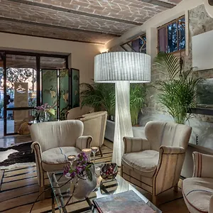 https://relais-vedetta.it-tuscanyhotel.com