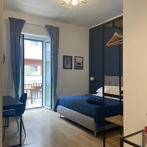 Manzoni 116 , Bari Italia